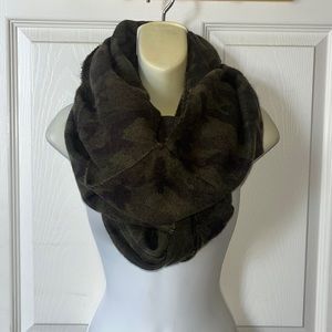 Express Camo scarf 🧣